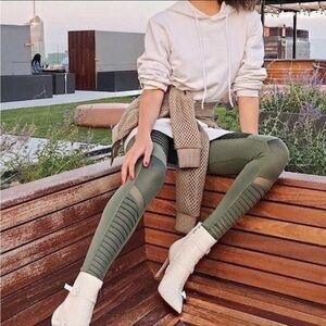 Alo Yoga Jungle Green Moto Gym Workout Leggings Small